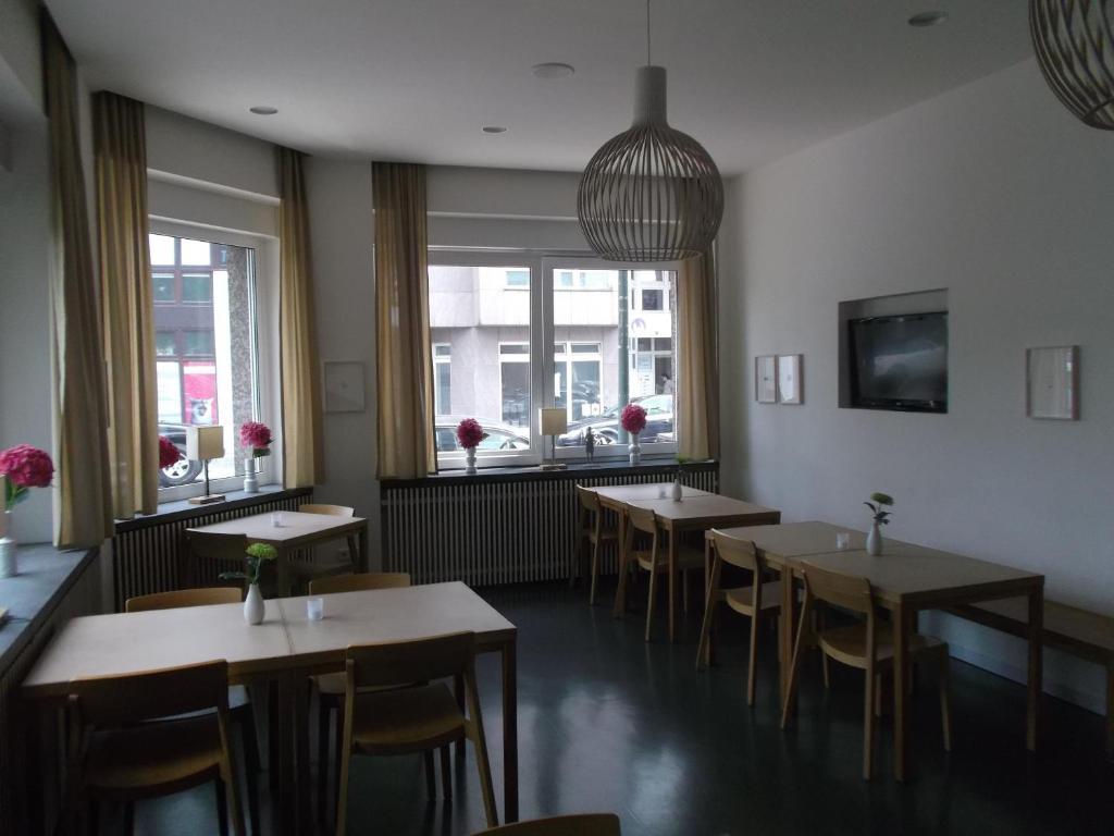 Art Hotel Ufer Дюссельдорф Экстерьер фото