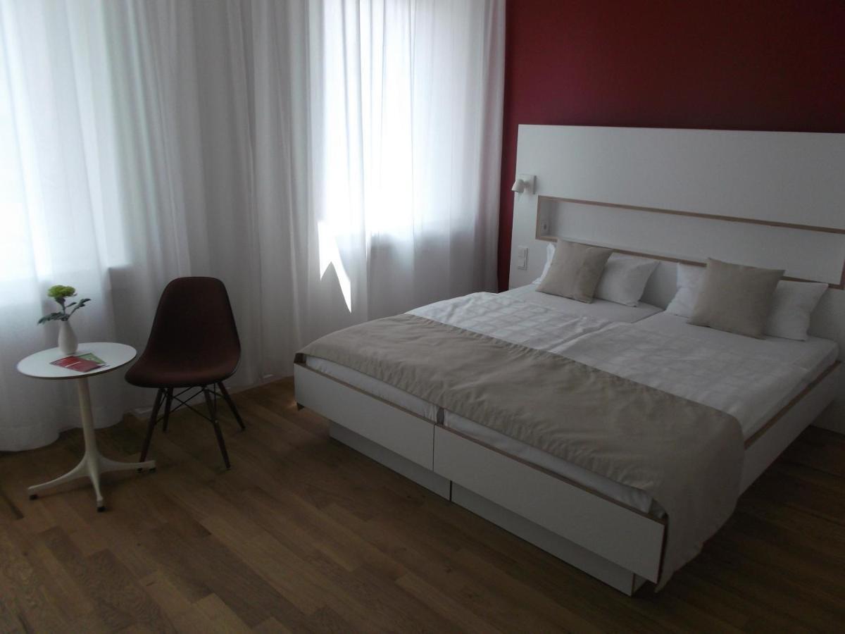 Art Hotel Ufer Дюссельдорф Экстерьер фото